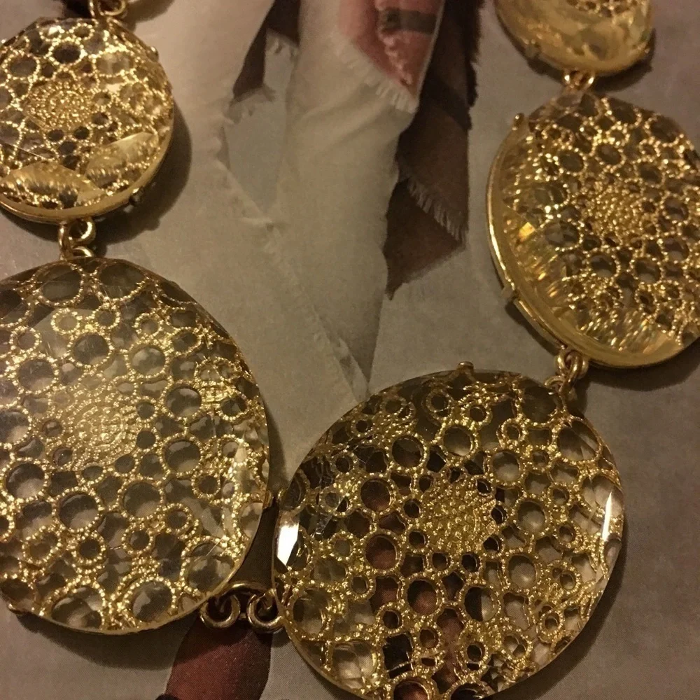 New - Statement Necklace - Picture 3 of 3